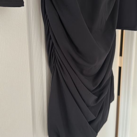 Zara black dress long sleeve with a triangle opening on the front at waist. - Picture 4 of 7